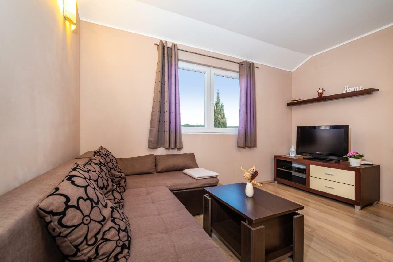 Apartment Adrian Біоград-на-Мору Екстер'єр фото